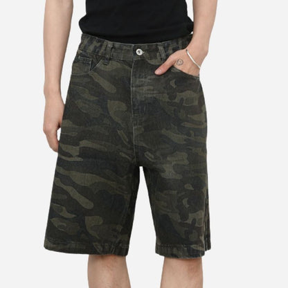 Men's camouflage cargo jeans short stretch relaxed fit denim short pants, front view