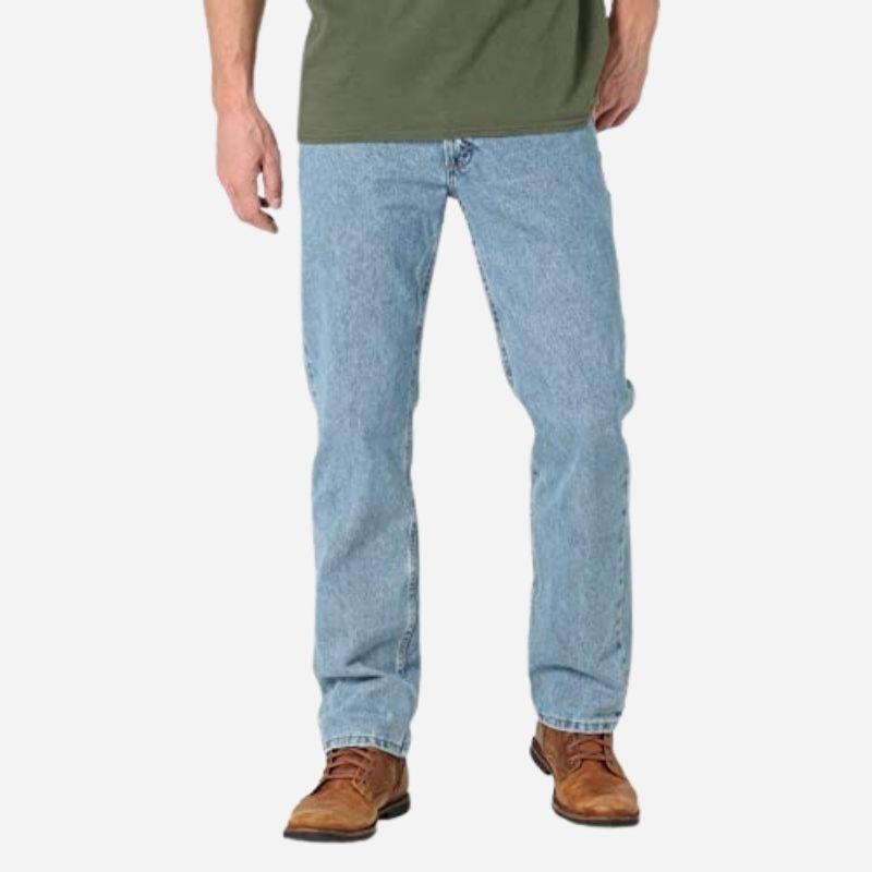 Men’s straight leg regular fit jeans in light blue, front view