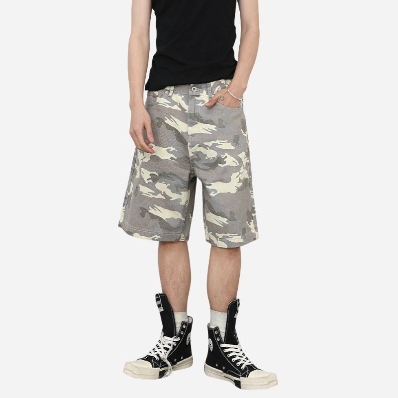 Men's camouflage cargo jeans short relaxed fit denim short pants in grey, front view