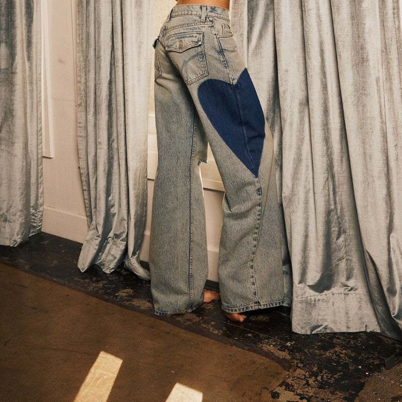 Women’s low waist heart-shaped baggy jeans, back view